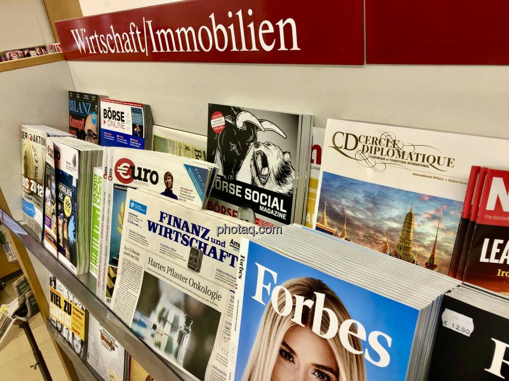 Börse Social Magazine #33, Kiosk, Morawa, Alois Wögerbauer, Börse-Jahrbuch, Bulle, Bär
http://boerse-social.com/magazine, © photaq.com (16.10.2019) 