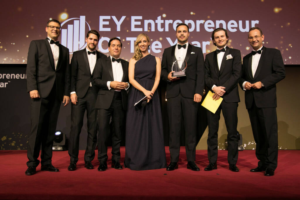 EY Entrepreneur Of The Year in der Kategorie Start-ups (v.l.n.r.): Gunther Reimoser, Country Managing Partner EY Österreich, Klaus Fiala, Chefredakteur „Forbes“, Rainer Nowak, Chefredakteur „Die Presse“, Nadja Bernhard, Paul Klanschek, Bitpanda, Eric Demuth, Bitpanda, Erich Lehner, Program Partner des EY Entrepreneur Of The Year in Österreich; Copyright: EY (21.10.2019) 