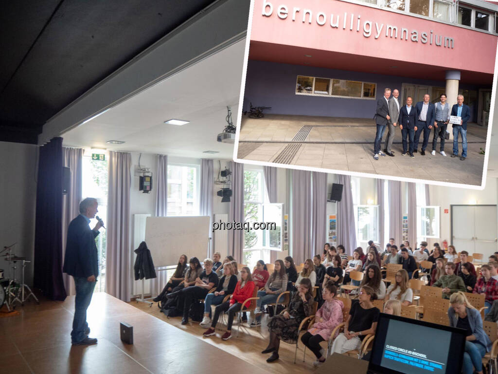 Closed Circle #3 Schools out for Börse, @BernoulliGymnasium 09/2019, im kleinen Bild Friedrich Wachernig ( S Immo), Hans Lang ( Kapsch TrafficCom), Werner Lanthaler ( Evotec), Hannes Roither ( Palfinger), Franz Klager ( Strabag), Christian Drastil (BSN) - 126 Bilder unter https://photaq.com/page/index/3689 (22.10.2019) 