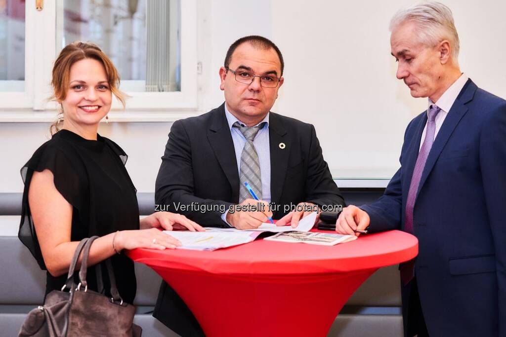 Julia Öztuerk, Oleksii Parkhomenko, Sergii Parkhomenko, © FotoLois.com / Alois Spandl (24.10.2019) 