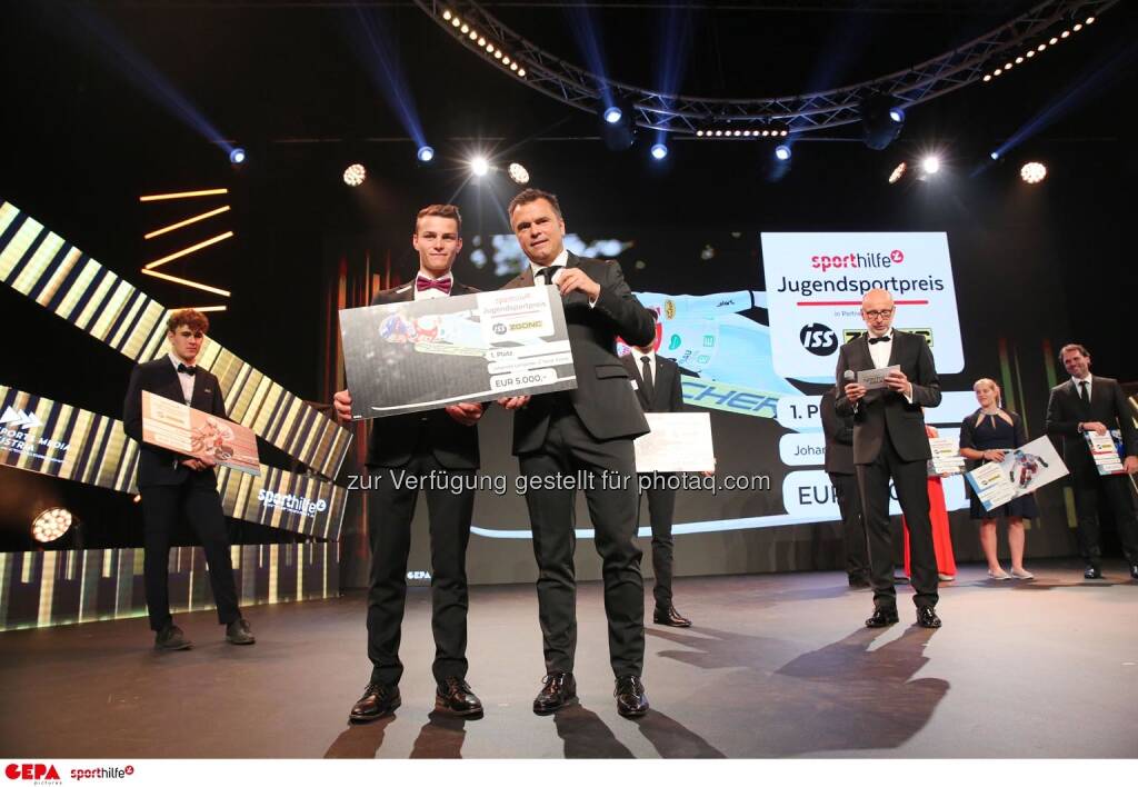 Johannes Lamparter und Erich Streibenreiter (ISS). Photo: GEPA pictures/ Michael Meindl (07.11.2019) 