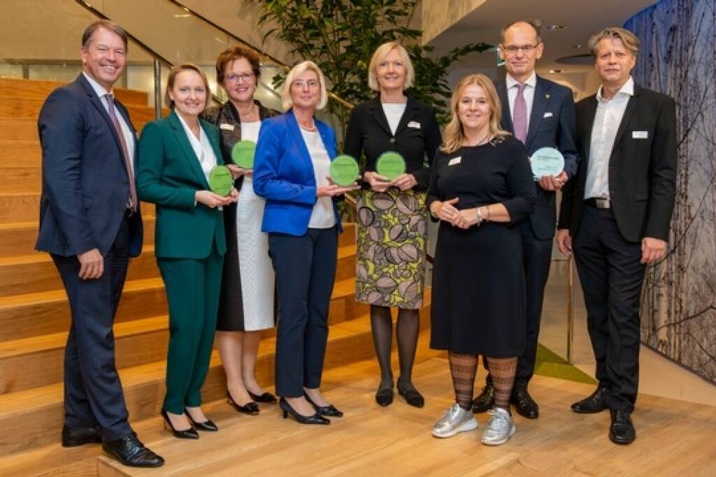 CEO/CFO-Awards 2019: Bildbeschreibung (vlnr): Gerhard Marterbauer (Deloitte), Liane Hirner (VIG), Magdalena Moll (OMV), Elisabeth Stadler (VIG), Monika Stoisser-Göhring (AT&S), Karin Mair (Deloitte), Walter Oblin (Österreichische Post), Robert Gillinger (Börse Express); Credit: Börse Express, © Aussendung (14.11.2019) 