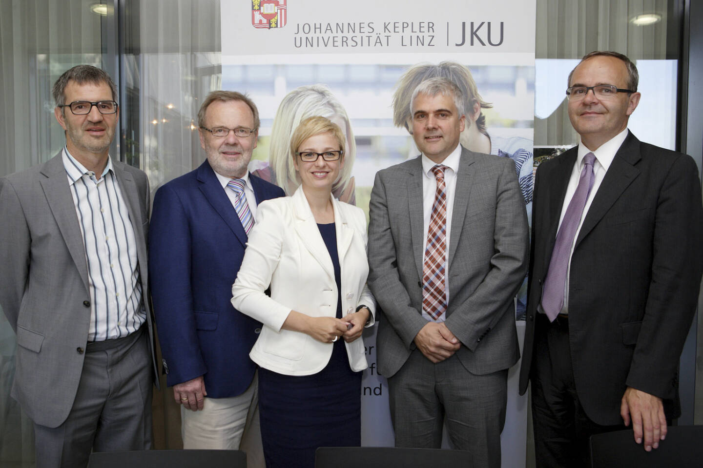 Gründung einer Medizinischen Fakultät an der Johannes Kepler Universität: Rudolf Winter-Ebmer, Institut für Volkswirtschaftslehre an der JKU, Richard Hagelauer, Rektor der Johannes Kepler Universität (JKU), Doris Hummer, Landesrätin für Bildung, Wissenschaft und Forschung, Gerald Pruckner, Institut für Volkswirtschaftslehre an der JKU und Reinhard Resch, Institut für Recht der sozialen Daseinsvorsorge und Medizinrecht an der JKU