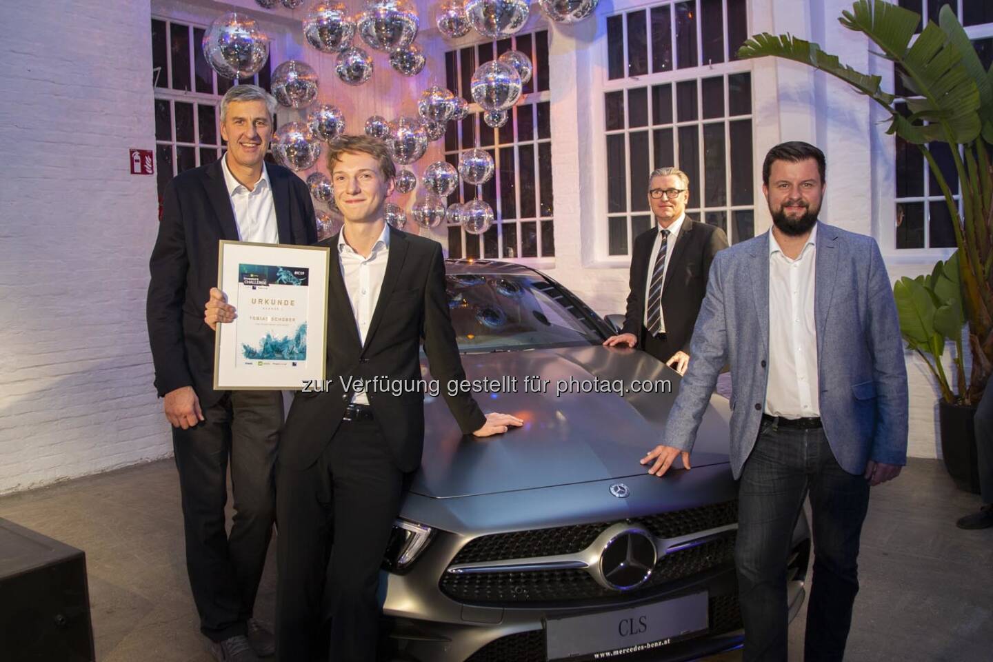 Johannes Haid (Hypo Trol Bank), Tobias Schober (Sieger #IC19), Manfred Nosek (Leiter bankdirekt.at), Jürgen Moser (Mercedes-Benz Österreich)