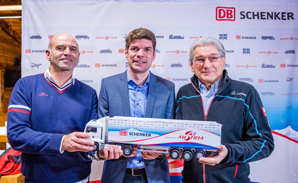 DB Schenker und ÖSV verlängern Erfolgspartnerschaft bis 2025, im Bild v.l. Toni Giger (ÖSV Sportdirektor), Alexander Winter (CEO DB Schenker in Österreich und Südosteuropa), Klaus Leistner (ÖSV Generalsekretär), Fotocredit:OK Biathlon Hochfilzen/EXPA, © Aussendung (13.12.2019) 