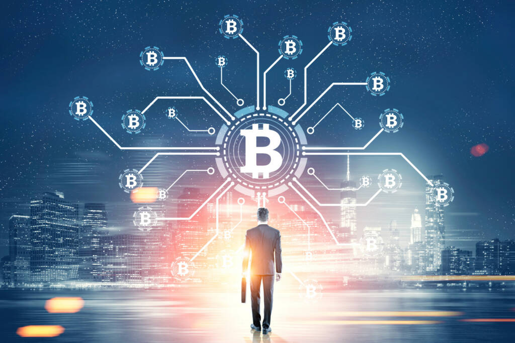 Bitcoin, Trading, Trader - https://de.depositphotos.com/169703590/stock-photo-businessman-suitcase-bitcoin-network-night.html (17.12.2019) 