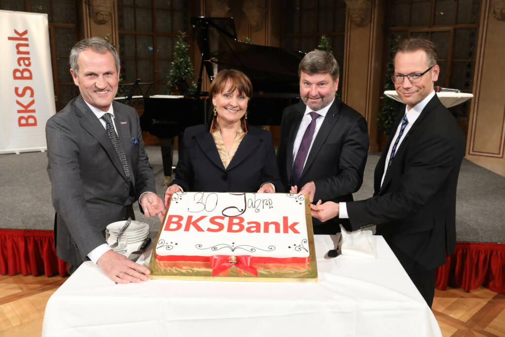 Das 30jährige Jubiläum der BKS Bank in Wien wurde stilvoll im Palais Ferstel gefeiert. BKS Bank feiert 30jähriges Jubiläum in Wien. V.ln.r.: Leiter der BKS Bank-Direktion Wien-Niederösterreich-Burgenland Anton Seebacher, BKS Bank-Vorstandsvorsitzende Herta Stockbauer, Leiter der BKS Bank-Direktion Wien-Niederösterreich-Burgenland Martin Gratzer und Diethmar Wölle. (15.01.2020) 