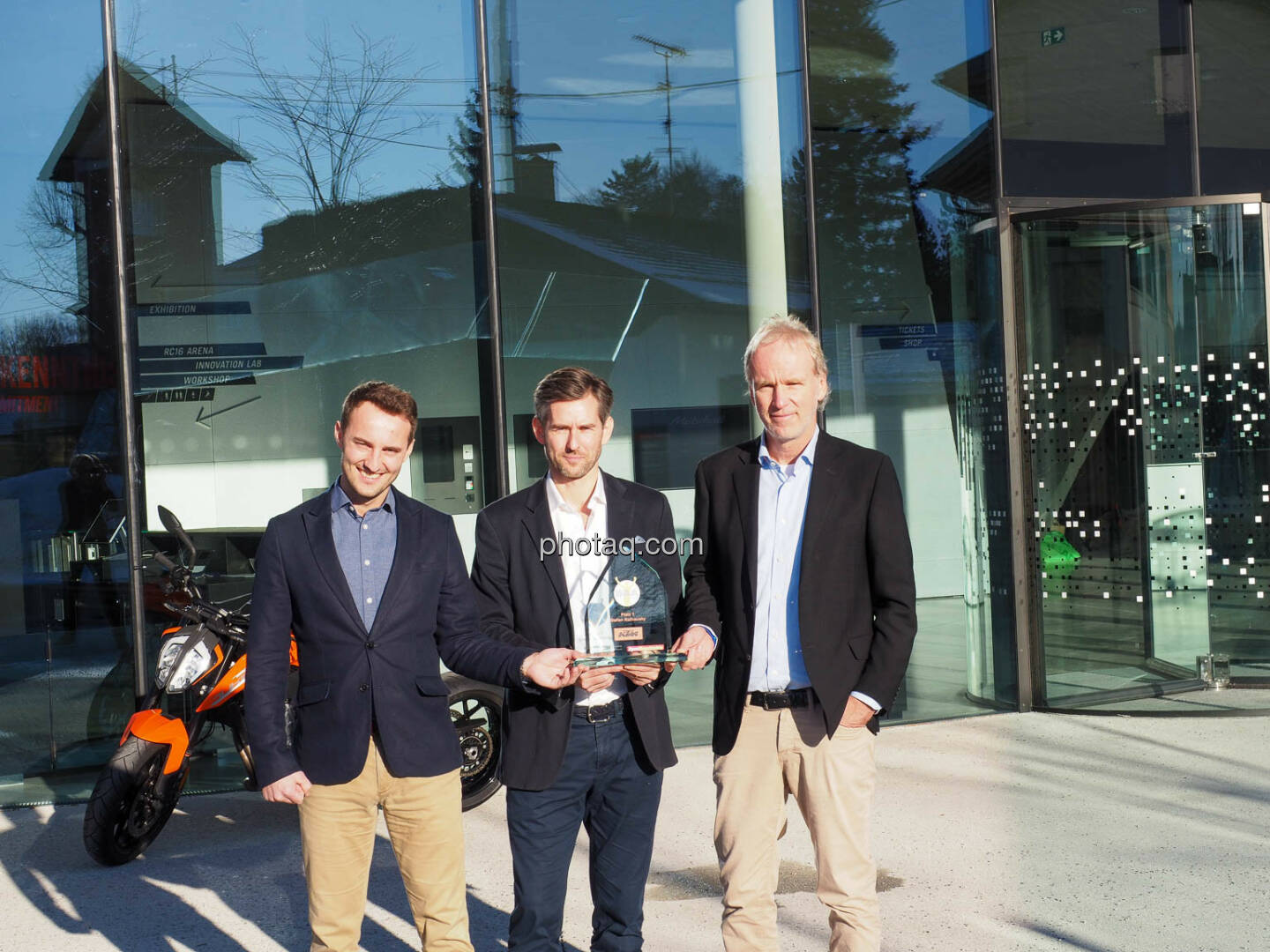 René Esterbauer (Managing Director KTM Motohall), Stefan Rathausky (Merger-Maker von RHI und Magnesita), Christian Drastil (BSN, Award Initiator)