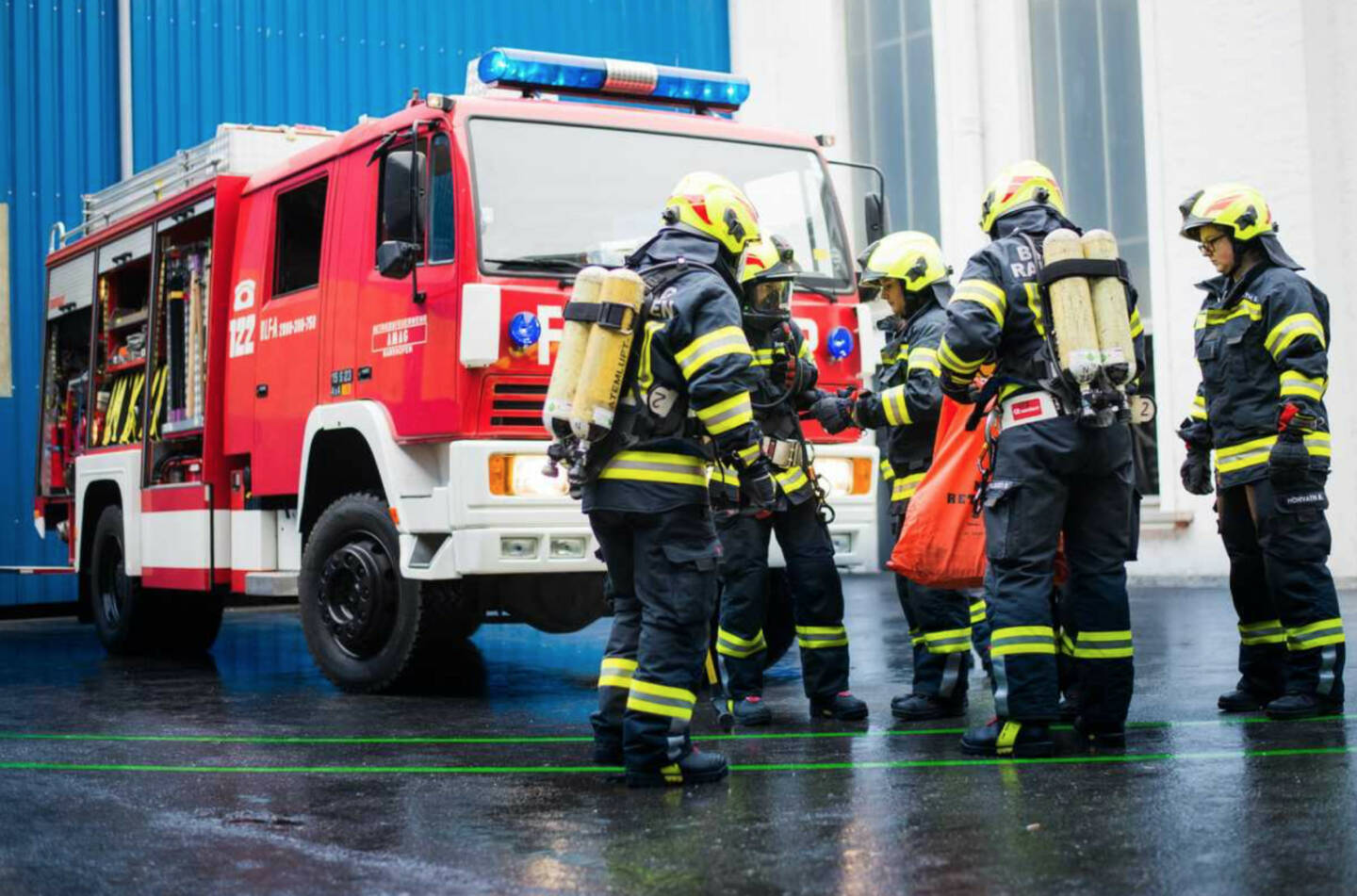 Im Jahr 2019 war die AMAG-Betriebsfeuerwehr mit 96 Kameradinnen und Kameraden rund 1.000 Arbeitstage bei internen Einsätzen und Übungen sowie Unterstützungsleistungen in der Region im Einsatz. Credit: Amag