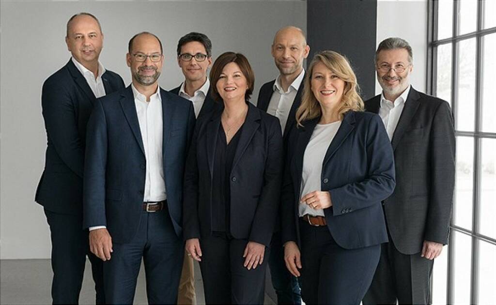 Die Hello bank!, ein Unternehmen der BNP Paribas Gruppe, feiert heuer ihr 25-Jahr-Jubiläum; Hello bank! Executive Team (v.l.n.r.) Robert Ulm, Martin Dormann, Florian Kayl, Valerie Heller, Walter Larionows, Ulrike Winter, Claus Rosenkranz; Copyright: Hello bank!    , © Aussender (05.05.2020) 