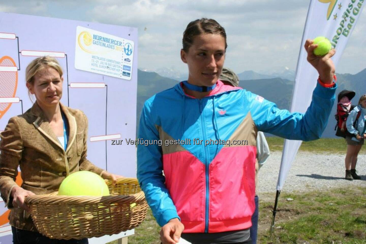 Turnierdirektorin Sandra Reichel, Andrea Petkovic — hier: Stubnerkogel - Bad Gastein, beim Nürnberger Gastein Ladies, Tennis - mehr unter https://www.facebook.com/GasteinLadies