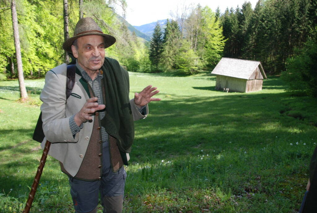 Waldluft ist ein Heiltrunk zum Einatmen - Fritz Wolf, Waldbotschafter und WALDNESS.Meister, ist überzeugt von der heilenden Wirkung des Waldes; Copyright: Andreas Pangerl, © Aussender (25.05.2020) 