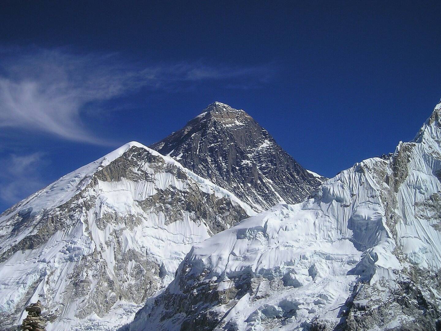 Mount Everest - https://pixabay.com/de/photos/mount-everest-himalaya-nepal-413/
