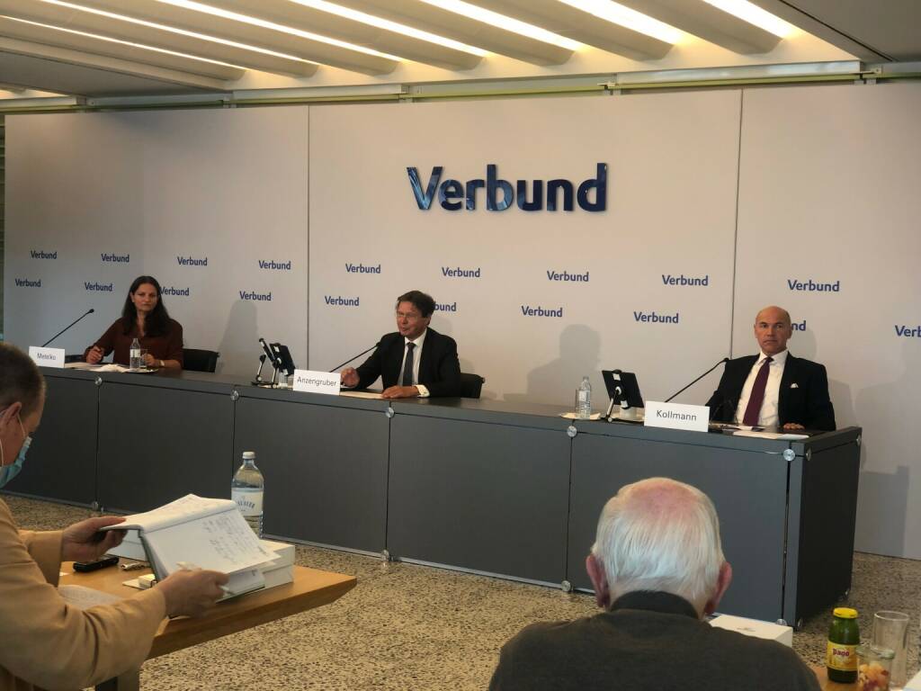Verbund-Halbjahres-PK, 30. Juli 2020, Sprecherin Ingun Metelko, CEO Wolfgang Anzengruber, CFO Peter Kollmann (30.07.2020) 