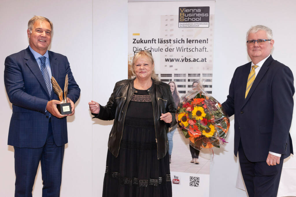 Fonds der Wiener Kaufmannschaft: Merkur Awards für Top-Leistungen durch Vienna Business School vergeben, Marianne Mendt wurde durch Walter Ruck und Helmut Schramm mit dem Merkur Award ausgezeichnet. Fotocredit:Ann Kathrin Wuttke by Gerry Frank, © Aussendung (14.10.2020) 