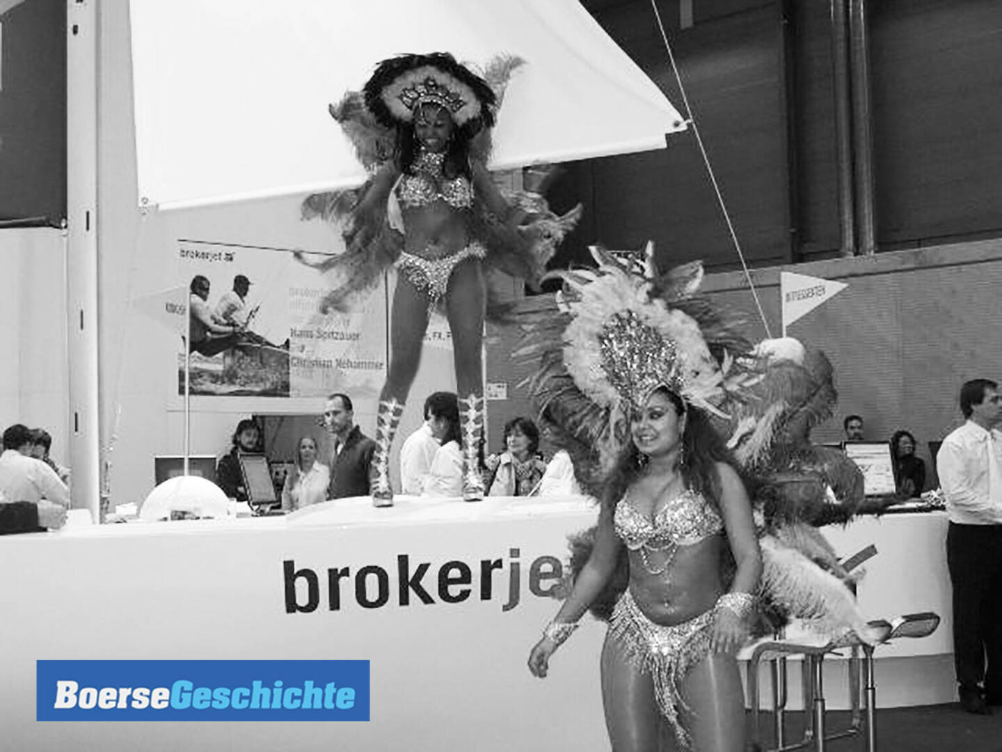 #boersegeschichte 2007: brokerjet schickt Sambatänzerinnen auf die Gewinn-Messe