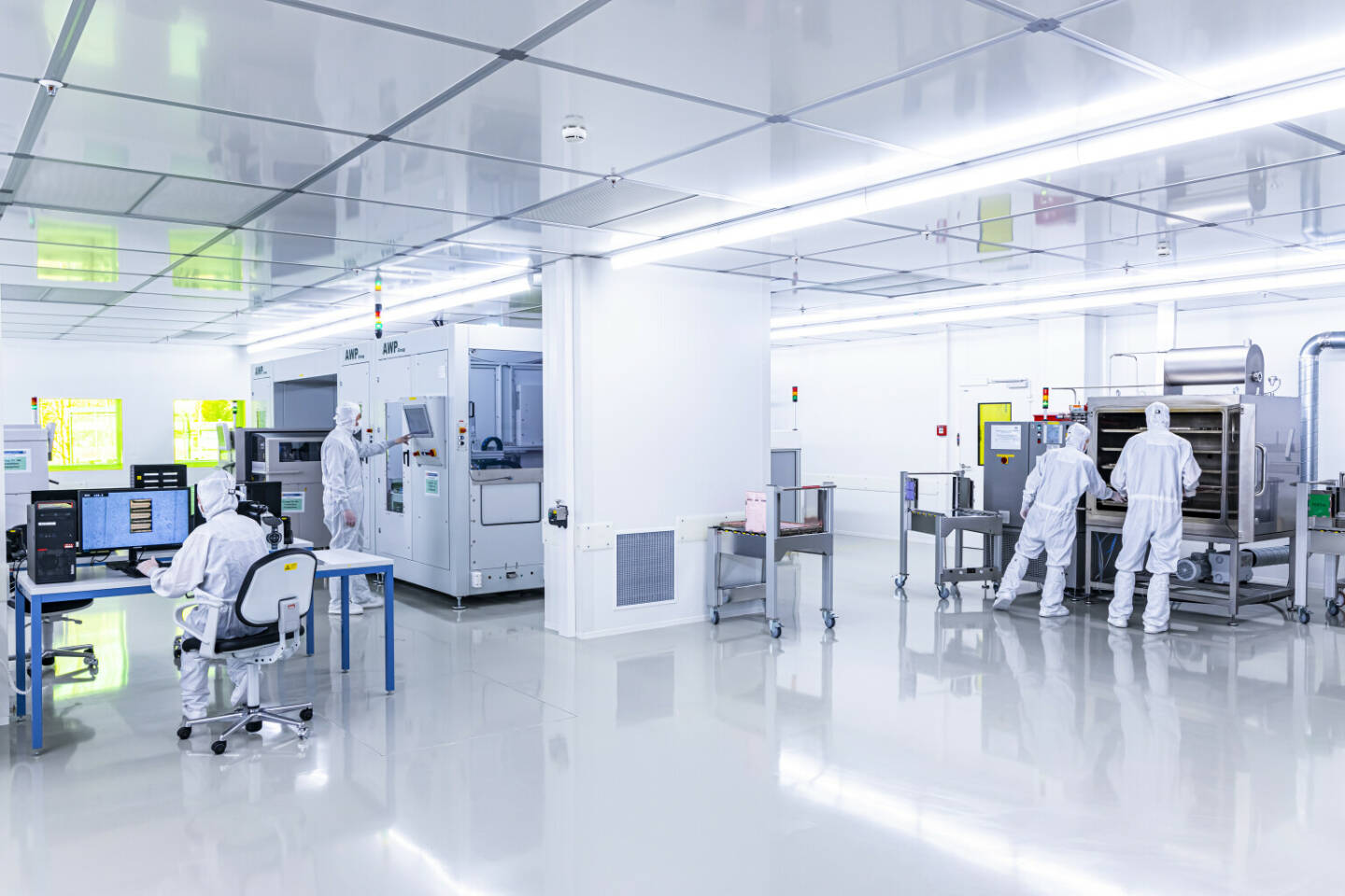 ATS Production_Cleanroom (Copyright: AT+S AG/Werner Krug, 2020): High-Tech Produktion bei AT&S für globale Kunden aus der Mikroelektronik-Branche