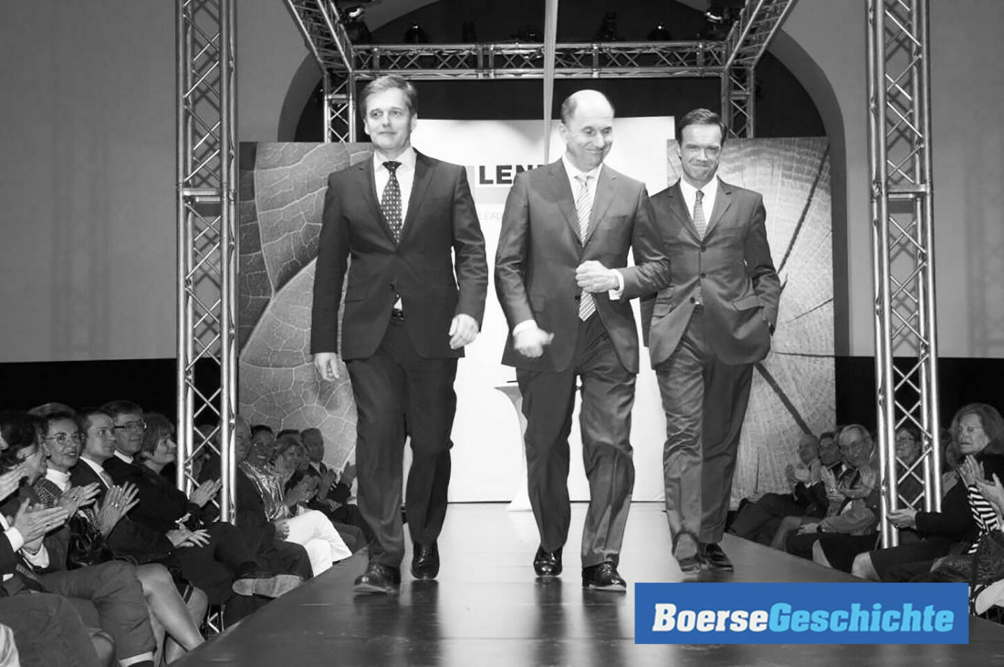 #boersegeschichte 2011: Lenzing am Catwalk mit den Vorständen Fritz Weninger, Peter Untersperger, Thomas Winkler