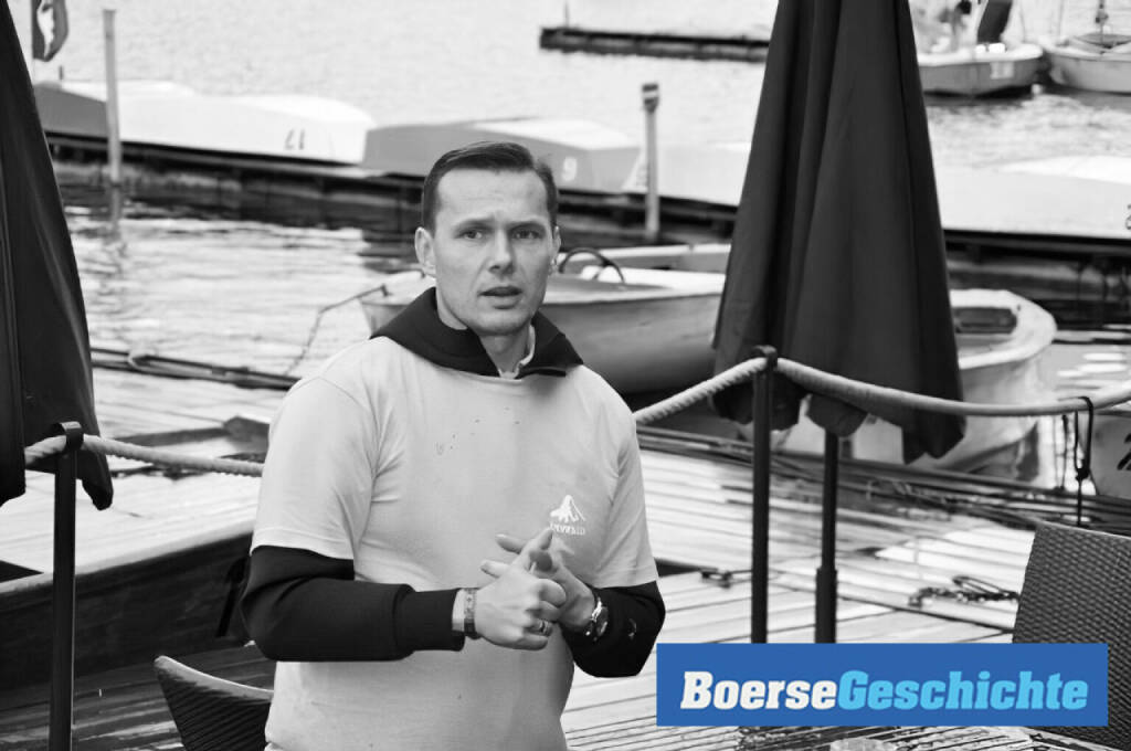 #boersegeschichte 2011: Gastgeber Thomas Kraus (Invesco) bei der Invesco Coppa die Pedalo auf der Alten Donau (12.11.2020) 