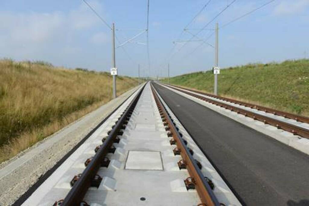 Porr liefert Slab Track Austria Technologie für das Großprojekt HS2. Die Slab Track Austria Technologie wird in Europa und Asien erfolgreich bei Hochgeschwindigkeits-, U-Bahn- und Sanierungsprojekten eingesetzt. (Copyright: © PORR), © Aussendung (14.12.2020) 