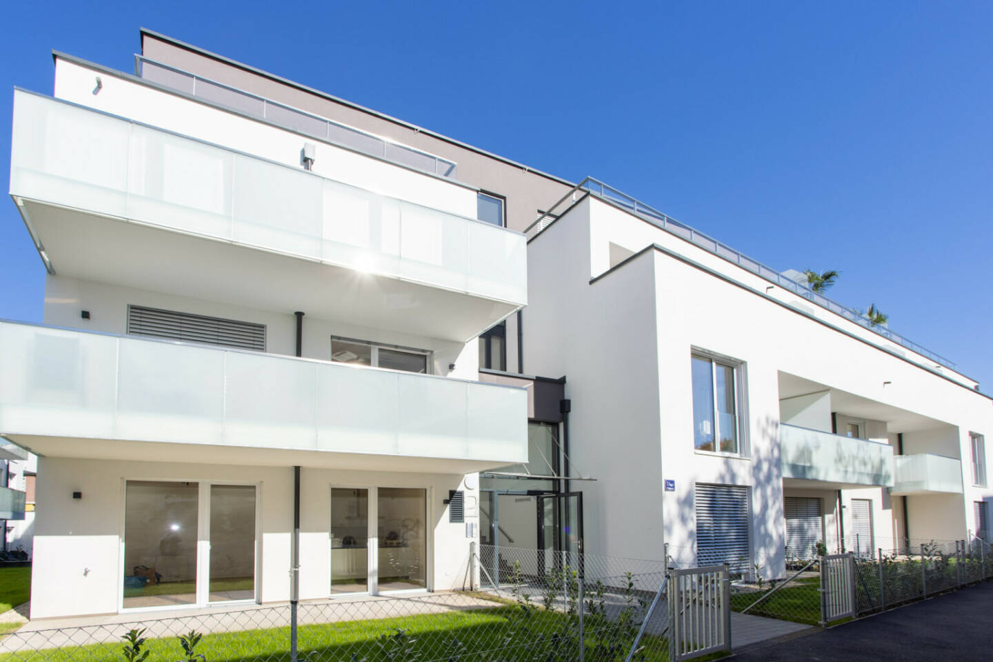 Grossmann Immobilien GmbH: Eine starke Kombi: Grossmann Immobilien und Wüstenrot kooperieren bei neuem Wohnprojekt, die Wohnbauten in der Weglgasse 7 in Schwechat wurden nach modernen Maßstäben geplant. Fotocredit: Grossmann Immobilien