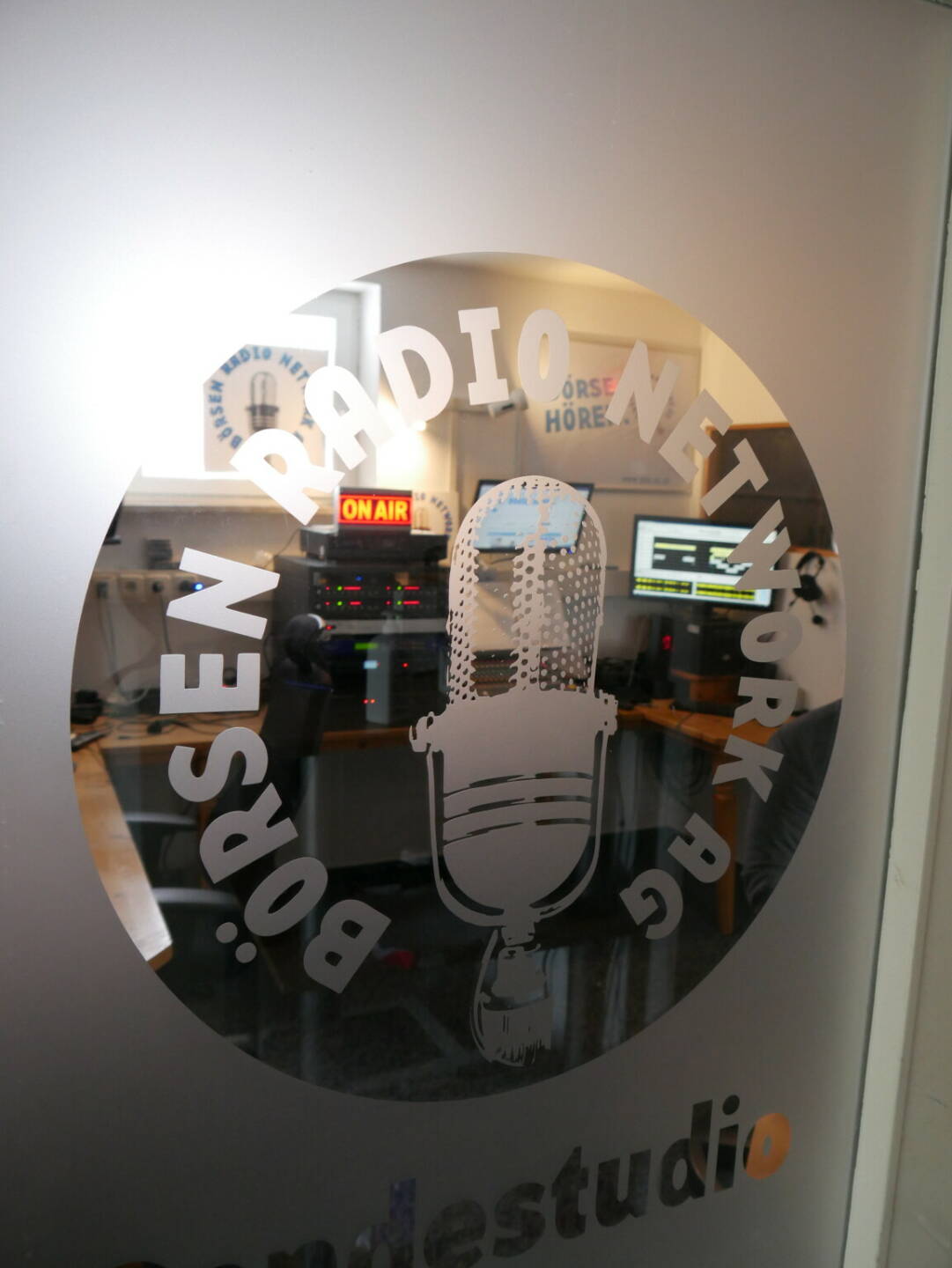 Die Börsen Radio Network AG interviewt regelmäßig heimische Vorstände und IR-Manager, Credit: Börsen Radio Network AG