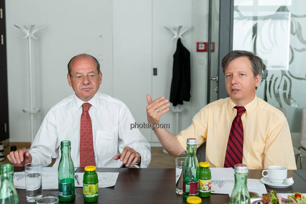 Michael Spiss (RCB), Heinrich Traumüller (Büro des Kapitalmarktbeauftragten, BMF), © finanzmarktfoto.at/Martina Draper (06.08.2013) 