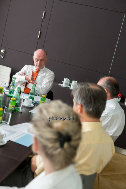 Wolfgang Nolz (Kapitalmarktbeauftragter, BMF), Michael Spiss (RCB), Heinrich Traumüller (Büro des Kapitalmarktbeauftragten, BMF), Andrea Pelinka-Kinz (RCB), © finanzmarktfoto.at/Martina Draper (06.08.2013) 