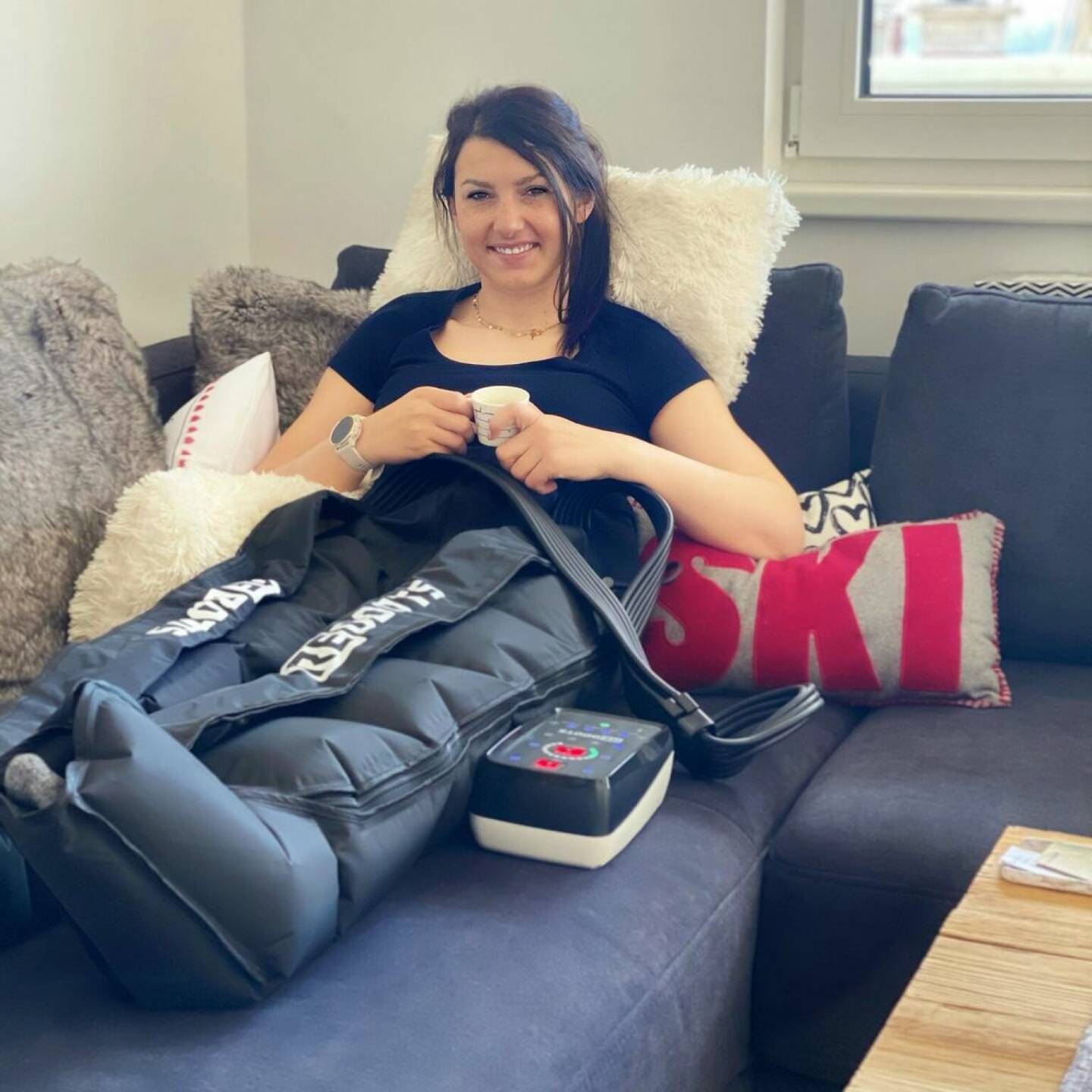Reboots - Relax - Stephanie Venier
E A S Y S U N D A Y with @rebootsrecovery & C O F F E E ☕️ 
#reboots #sunday #coffetime #regeneration #recovery #glitterupyourlife✨
Von: https://www.instagram.com/p/CM9Rl0KMX6p/ (Stehanie Venier, Ski Alpin, http://www.sportgeschichte.at)