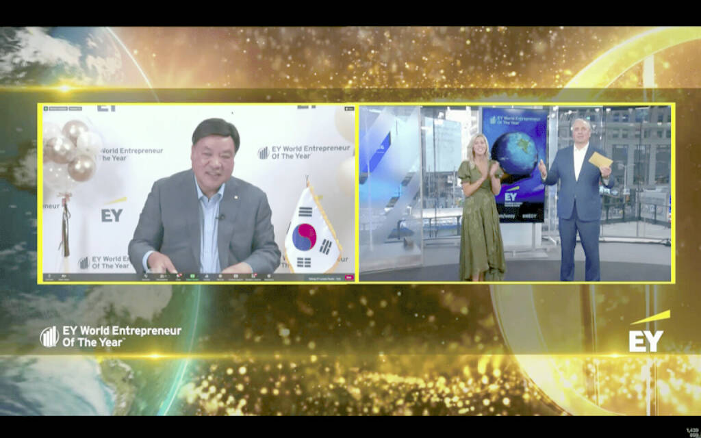 JungJin SEO hat sich den Titel „EY World Entrepreneur Of The Year“ gesichert. Bei der Wahl am 10. Juni, die aufgrund der Corona-Pandemie virtuell stattfand, setzte sich der Ehrenvorsitzende der in Südkorea ansässigen Celltrion Group gegen die Konkurrenz aus rund 50 Ländern durch. Damit ist er der erste Preisträger aus Südkorea. Credit: EY, © Aussendung (16.06.2021) 