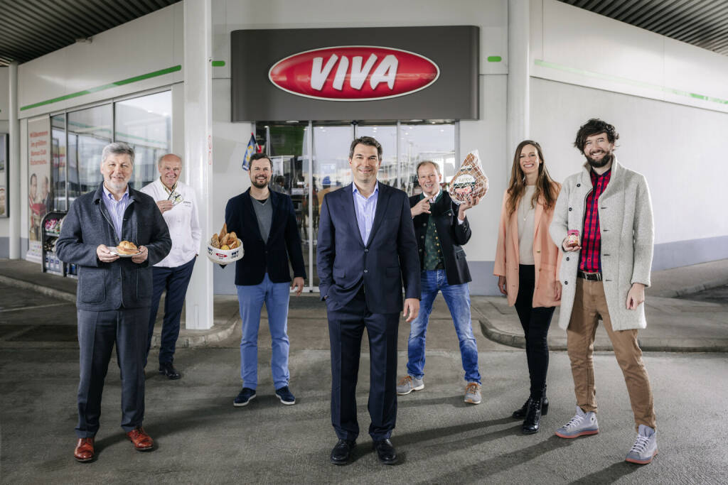 OMV setzt auf heimische Wertschöpfung; Das Tankstellennetz der OMV bezieht seine Produkte für die VIVA Gastronomie vorrangig von österreichischen Betrieben. im Bild: Rudolf Berger, Berger-Schinken, Josef Zotter, Zotter Schokoladen Manufaktur, Anton Haubenberger, Haubis, Gernot Gollner, OMV VIVA, Franz Habel, Vulcano, Cornelia und Andreas Diesenreiter, unverschwendet; Credit: Mario Pernkopf, © Aussender (29.06.2021) 