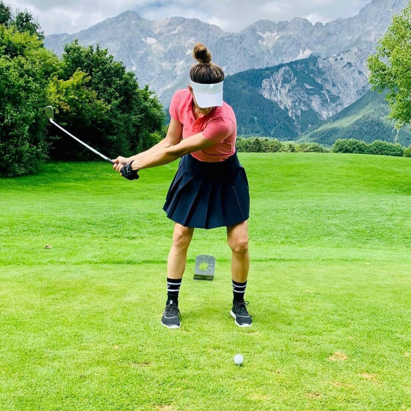 Lisa Makas - Golf - Schlag
lisa_makas
🏌🏽&zwj;♀️⛰ ❤️
#summervibes #tirol #mountains #enjoy #austria🇦🇹
Von: https://www.instagram.com/lisa_makas/ Lisa Makas &Ouml;FB-Damen