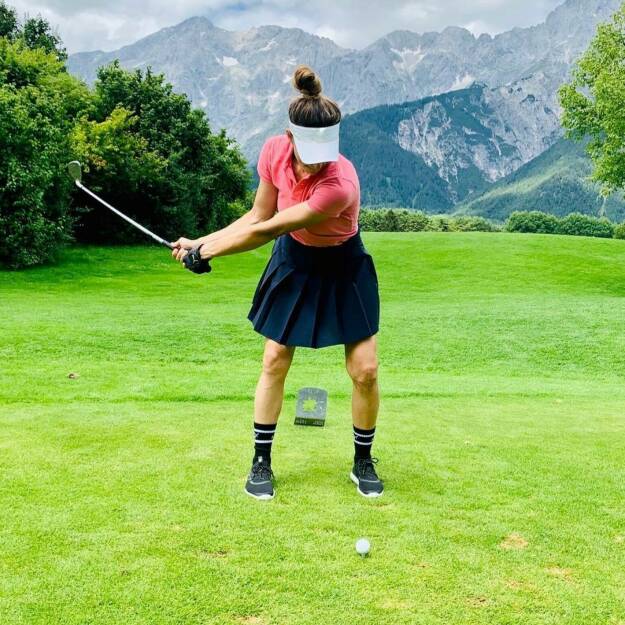 Lisa Makas - Golf - Schlag
lisa_makas
🏌🏽‍♀️⛰ ❤️
#summervibes #tirol #mountains #enjoy #austria🇦🇹
Von: https://www.instagram.com/lisa_makas/ Lisa Makas ÖFB-Damen (29.06.2021) 