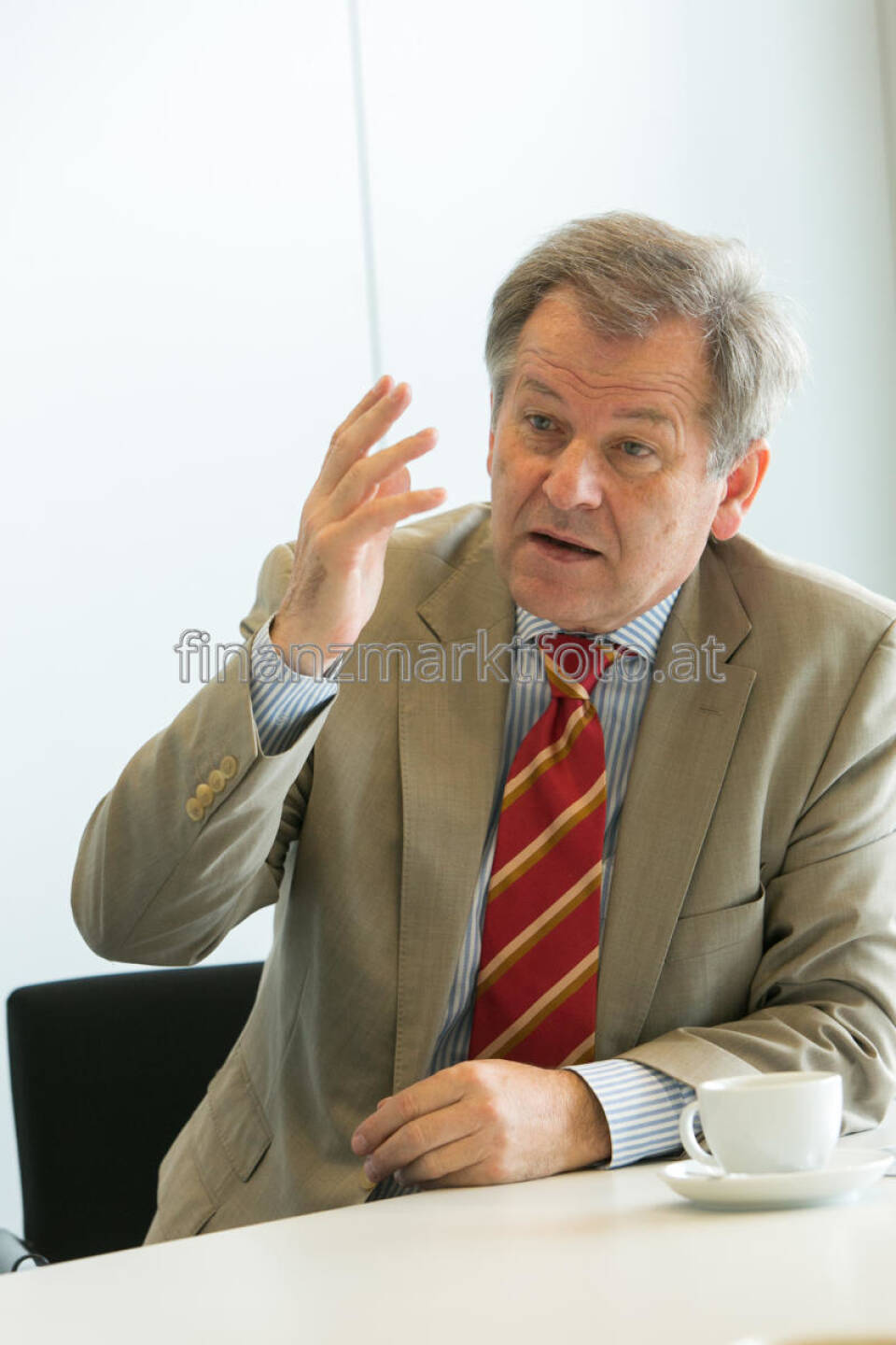 Eduard Zehetner, CEO Immofinanz (9. August) - finanzmarktfoto.at wünscht alles Gute! 