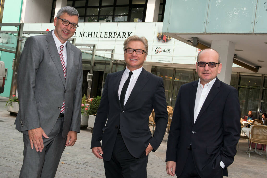 Andreas Berger (Geschäftsführer der Verkehrsbüro Hotellerie GmbH), Ernst Kirchmayr (Mehrheitseigentümer Puls City), Harald Nograsek (Generaldirektor der Verkehrsbüro Group), © Plus City Betriebs GmbH & CO KG/APA-Fotoservice/Kerschbaummayr (09.08.2013) 