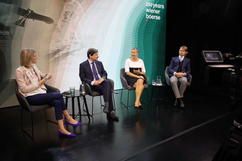 Future Forum: Diskussionsrunde: Blockchain in der Finanzwelt – Revolution oder Hype? Moderation: Sara Grasel, Chefredakteurin Brutkasten, Alfred Taudes, Professor an der Wirtschaftsuniversität Wien & Forscher zum Thema Kryptoökonomie, Angelika Sommer-Hemetsberger, Vorstandsmitglied OeKB, Stv. Aufsichtsratsvorsitzende der Wiener Börse, Stefan W. Schmitz, Ökonom in Wien; Quelle: Wiener Börse

 (26.08.2021) 