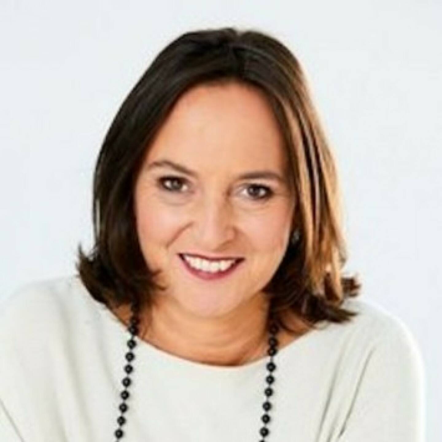 Alexandra Bolena, Impact-Investments.at: Iron Sky von Paolo Nutini