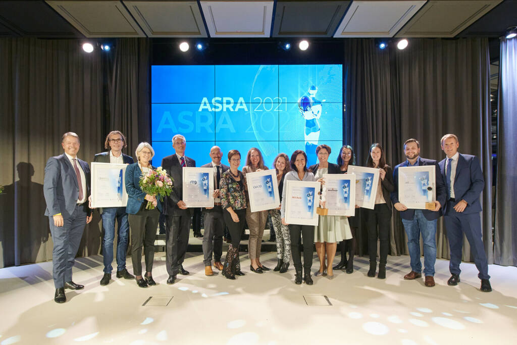 Nachhaltigkeitsbericht 2020 der BKS wurde beim ASRA (Austrian Sustainability Reporting Award) zum besten Bericht in der Kategorie „Große Unternehmen“ gekürt. Weitere Sieger u.a. VBV, OekB, Lenzing, Wienerberger, Post, fair-finance Vorsorgekasse, RAG Austria AG Foto (ksw), © Aussendung (16.11.2021) 