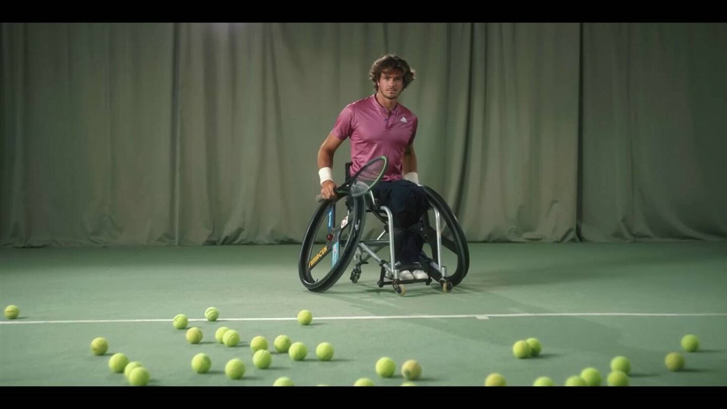 FACC startet mit dem österreichischen Rollstuhltennisspieler und Paralympics-Spitzensportler Nico Langmann die Awareness-Kampagne #equaleverywhere. Denn Gleichberechtigung und Inklusion beginnen dort, wo Gleichgültigkeit und Barrieren enden. © FACC
