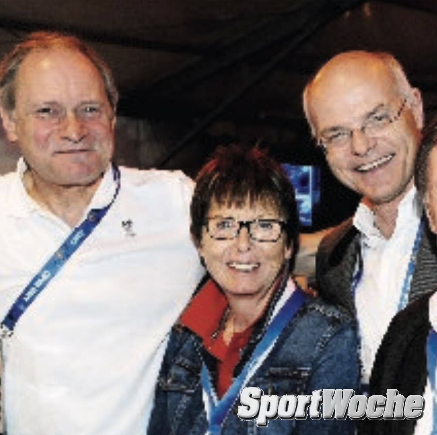 16.01.2022: #annemariemoserpröll feierte heute vor 42 Jahren in der Kombination in @arosa.official @switzerland.ch ihren 62. und letzten #weltcupsieg . Hier in der #sportwoche am Bild mit @peter_mennel und #karlstoss #oesv #goat 