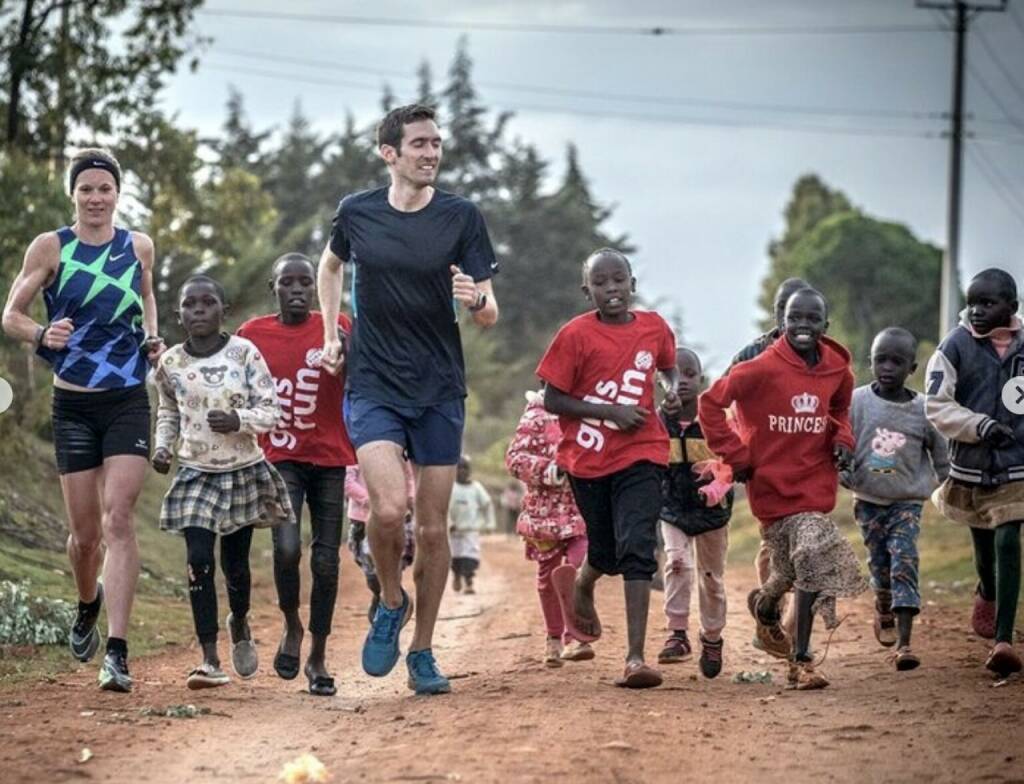 Tanja Stroschneider, Andreas Vojta Run Kenia Afrika Yes (c) Wilhelm Lilge
Von: https://www.instagram.com/tstroschneidertri// (Tanja Stroschneider. Triathletin https://youtu.be/8mBNx4YvAeI  http://www.sportgeschichte.at)  (23.01.2022) 