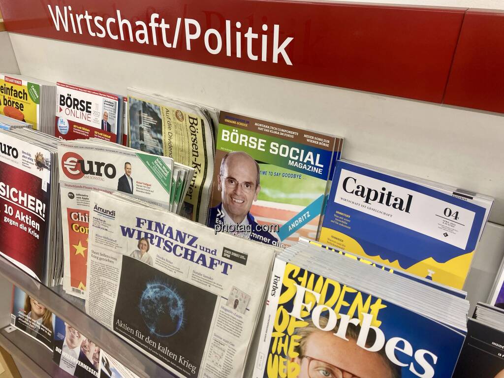 Börse Social Magazine #62 Kiosk, Morawa,  Es ist nicht immer alles gut, wenn der Kurs hoch ist und es ist nicht immer alles schlecht, wenn der Kurs tief ist. CEO Wolfgang Leitner brachte die Andritz-Aktie von 2,5 auf 40,5 Euro. - http://boerse-social.com/magazine, © photaq.com (29.03.2022) 