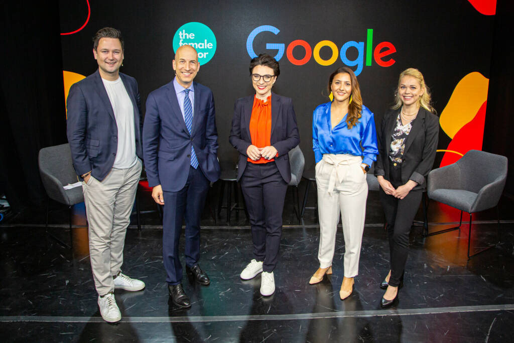 Google Austria: “Upskilling” in Österreich: Podium mit BM Martin Kocher, the female factor und Google diskutiert aktuelle Trends und Bildungschancen, m Bild v.l.n.r.: Dejan Jovicevic, CEO Der Brutkasten; Martin Kocher, Bundesminister für Arbeit der Republik Österreich; Christine Antlanger-Winter, Country Director Google Austria; Mahdis Gharaei, Mitgründerin und CEO the female tactor; Mardis Karlsdottir, Weiterbildungsteilnehmerin mit Erfahrungen aus erster Hand zum kürzlich abgeschlossenen “Google Career Certificate” zum Thema Project Management; Fotocredit:Google Austria GmbH/APA-Fotoservice/Juhasz (11.04.2022) 