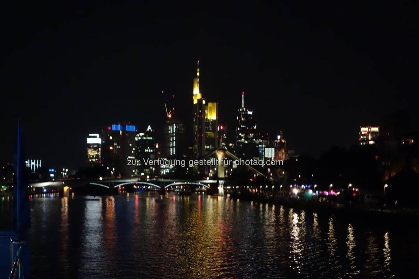 Lauer Sommerabend in Frankfurt auf einem Mainschiff. Gelungene Veranstaltung von vwd 