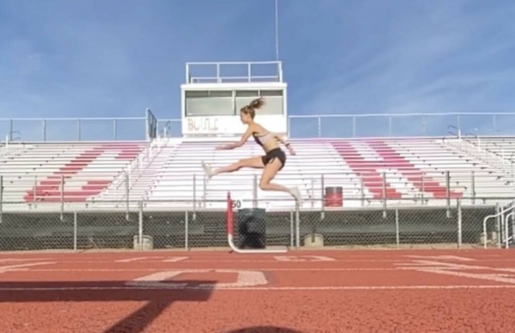 Hürde 
(von: Lemi Wutz, 👩‍🎓 SCAD Alumni 🏅 7x NAIA All-American , 🏃‍♀️ Full-time Runner 🏊‍♀️ Part-time Triathlete https://www.instagram.com/lemi_w/ ) (07.05.2022) 