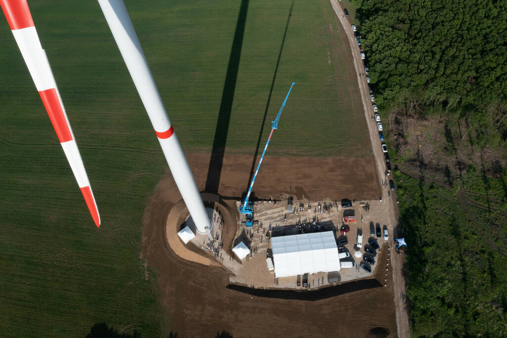 Windkraft Simonsfeld AG: „Ang´steckt is“: Windkraft Simonsfeld eröffnet Windpark mit mehr als 1.000 Besucher*innen, Fotocredit:Klaus Rockenbauer, © Aussender (17.05.2022) 