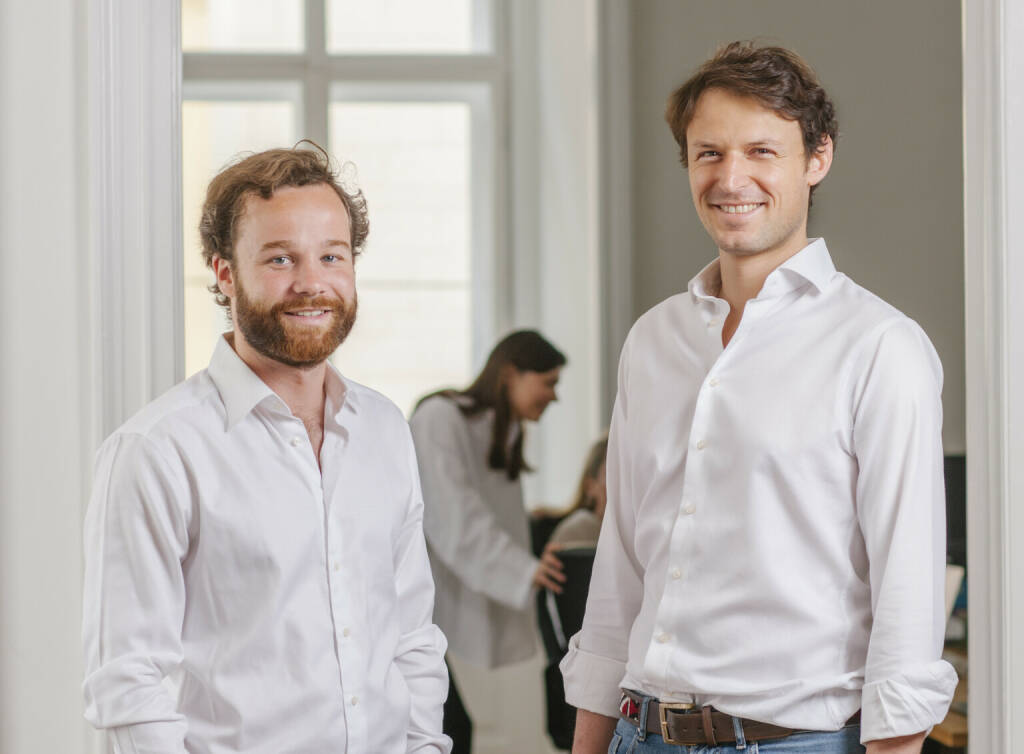 Österreichisches Investment-Start-up Froots sichert sich Kapitalerhöhung in Millionenhöhe;  Personen:David Mayer-Heinisch und Dirk van Wassenae; Credit: Froots (30.05.2022) 