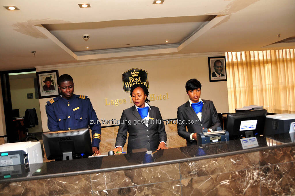 Best Western Reception, &copy; Haldane McCall PLC (26.08.2013) 