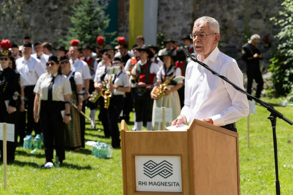 RHI Magnesita: Bundespräsident Alexander Van der Bellen stattete den über 100 Musikanten der Werkskapellen der RHI Magnesita einen Besuch in St. Barbara/Veitsch ab., Fotocredit:RHI Magnesita/APA-Fotoservice/Ferlin-Fiedler (04.07.2022) 