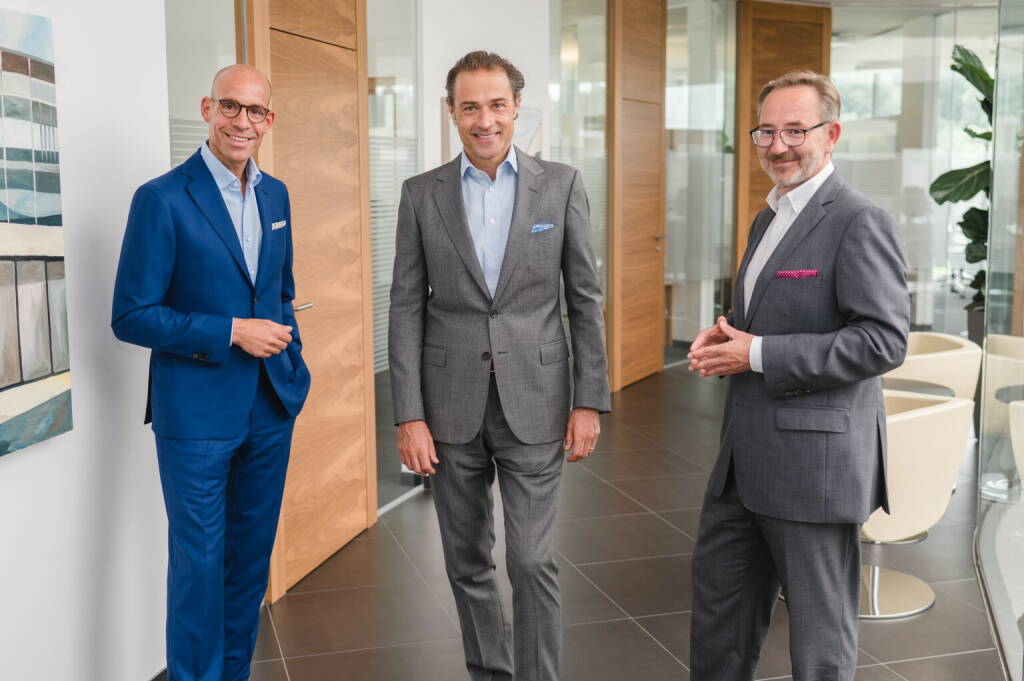 Greiner AG erweitert Vorstand: Axel Kühner (CEO Greiner AG), Manfred Stanek (CEO Greiner Packaging) und Hannes Moser (CFO Greiner AG) bilden ab 1. Jänner 2023 gemeinsam den Vorstand der Greiner AG. Fotocredit:Greiner AG/Michaela Kraus, © Aussender (06.07.2022) 